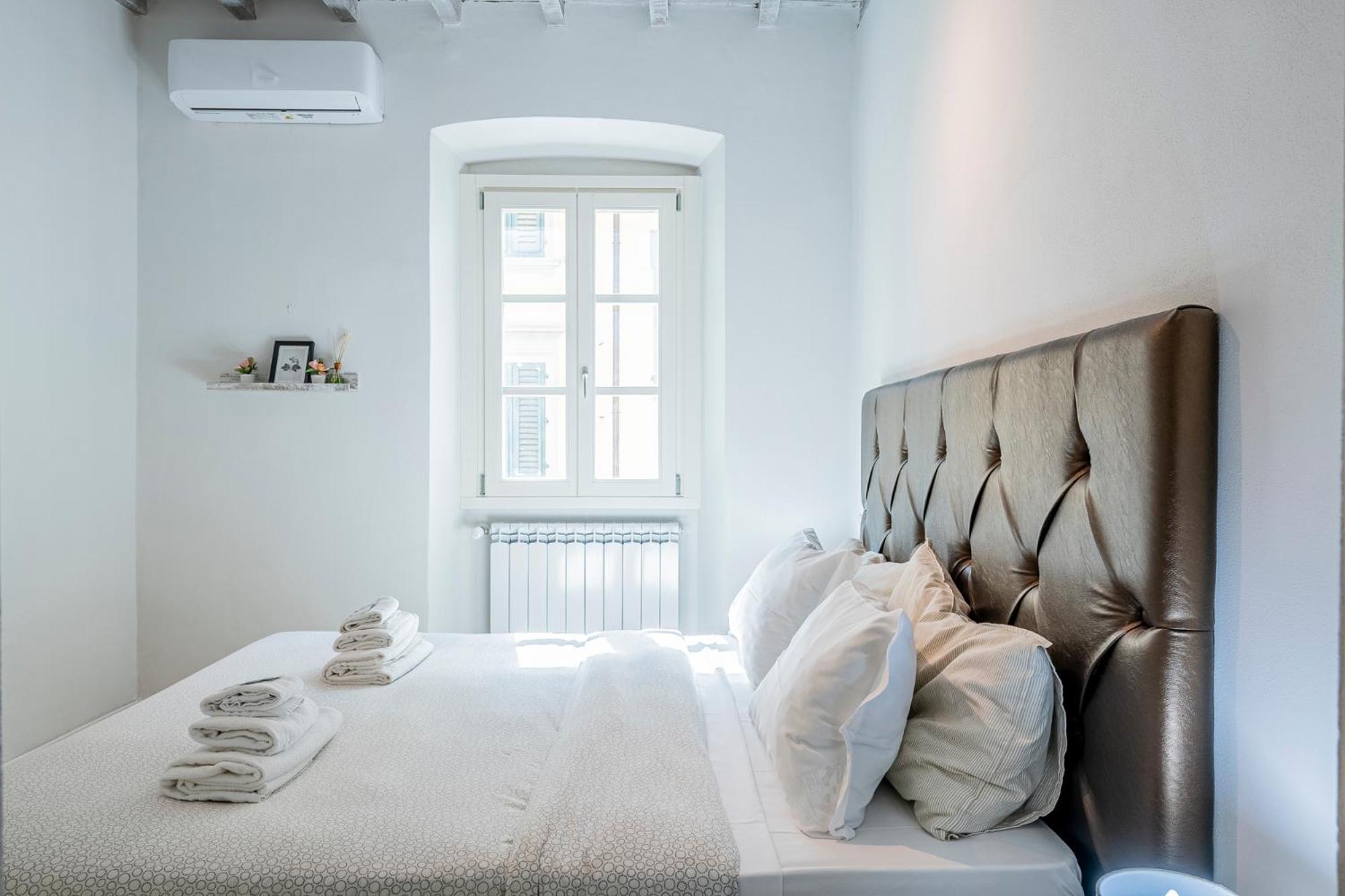 10 Minuti Duomo - Double Suite Con Idromassaggio ฟลอเรนซ์ ภายนอก รูปภาพ