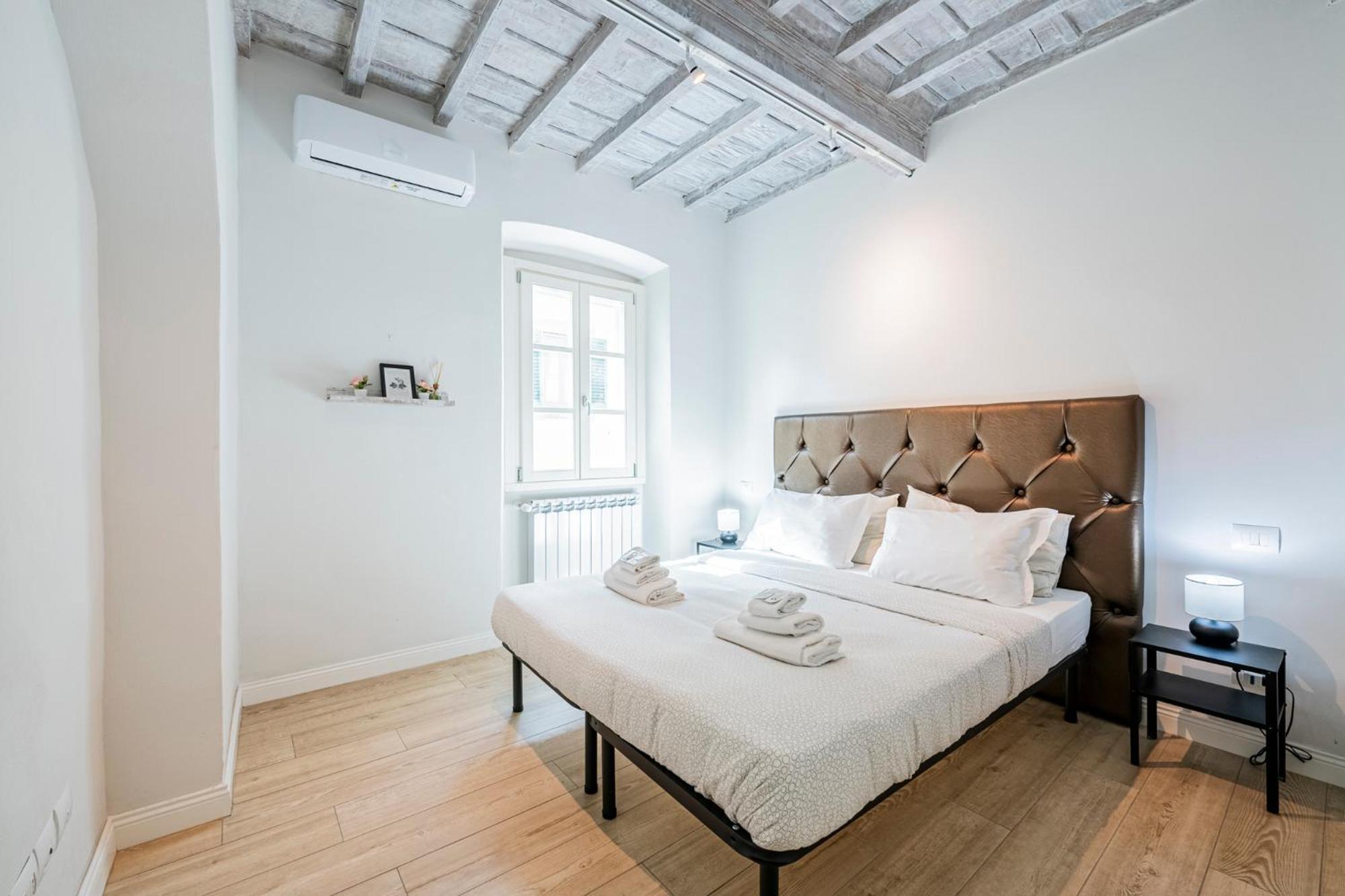 10 Minuti Duomo - Double Suite Con Idromassaggio ฟลอเรนซ์ ภายนอก รูปภาพ