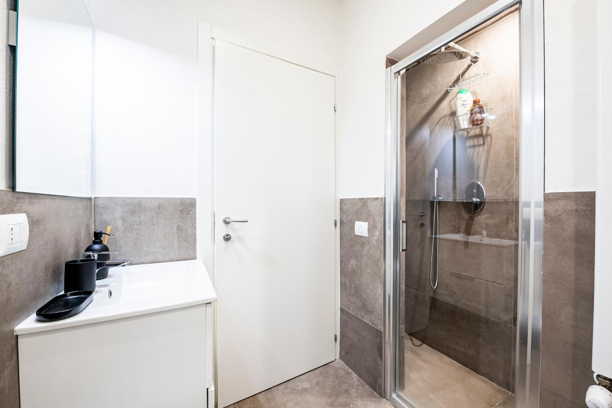10 Minuti Duomo - Double Suite Con Idromassaggio ฟลอเรนซ์ ภายนอก รูปภาพ